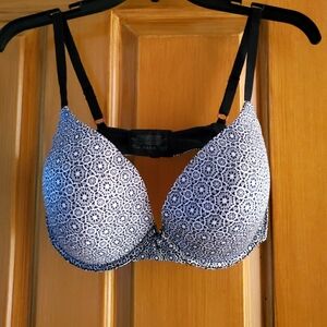 Bra NWOT 38D Maidenform underwire padded black & white design, purple adjustors